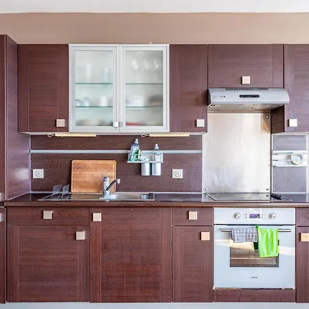 Guestready - Modern Chic With A View *