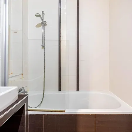 Guestready - Chic Retreat In La Defense Apartmán Courbevoie